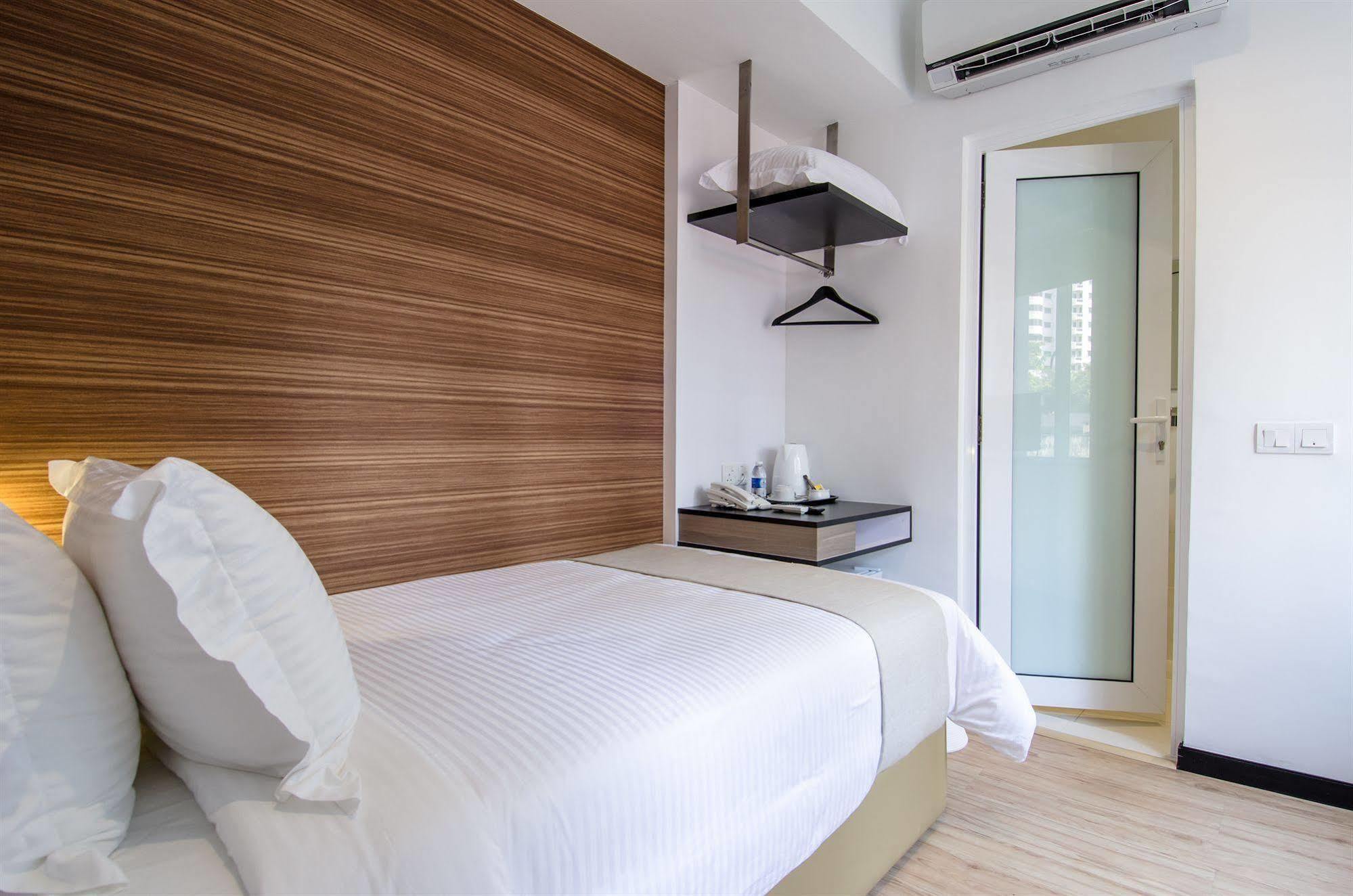 12fly Hotel